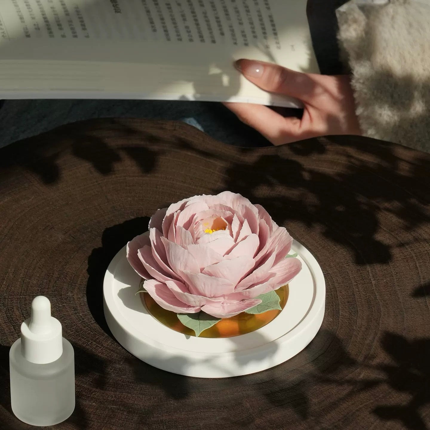 "Porcelain Rose · Timeless Grace" Artisanal Diffuser